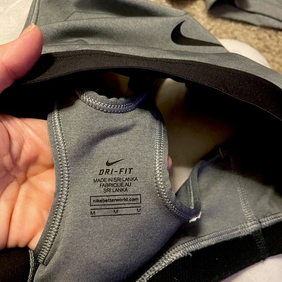 Nike Pro Women’s top & bottom S MEDIUM - Picture 6 of 7